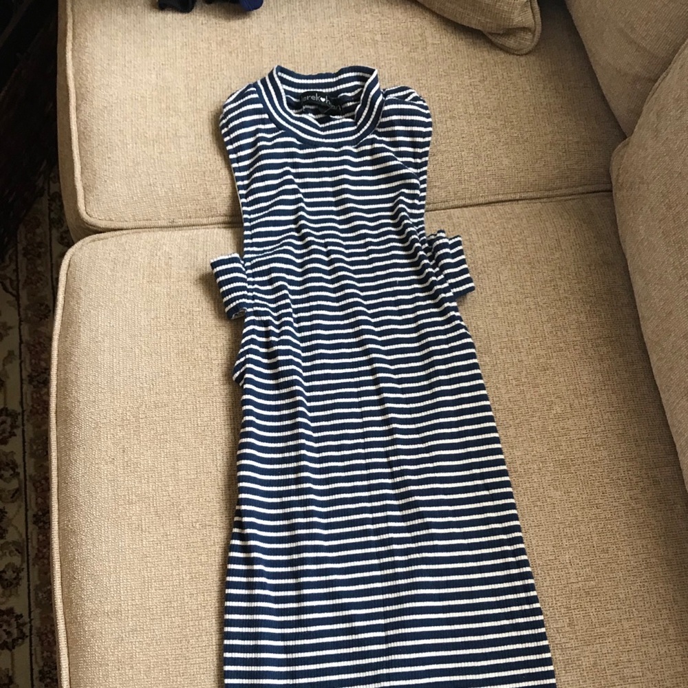 🌸 trendy tight striped dress with detailing